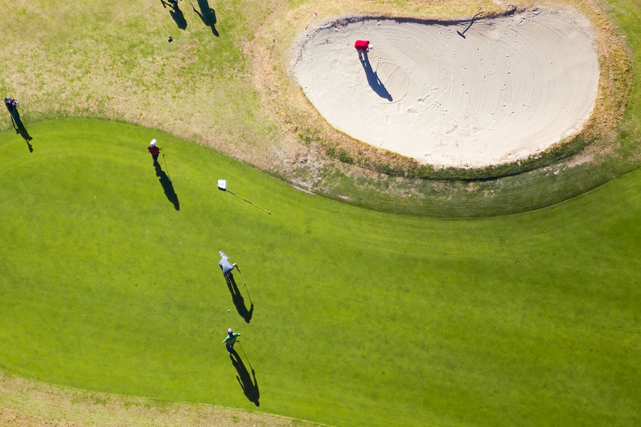 Blog photography of golfers enjoying the warm weather on Christmas Day in Los Angeles, California