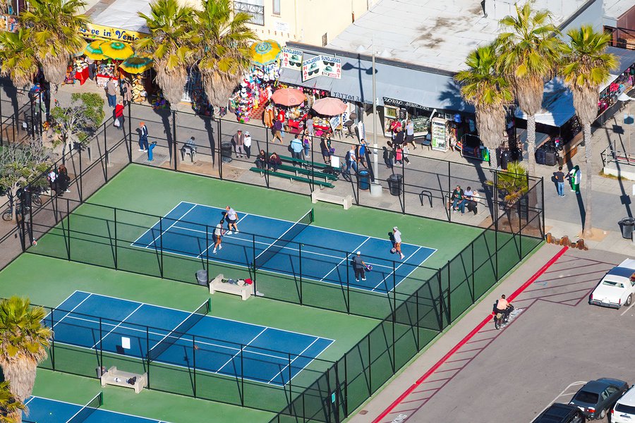 Blog photograph of the paddle tennis courts in Venice Beach on Christmas Day in Los Angeles, California