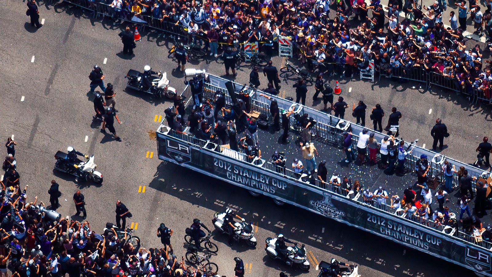 Kings Parade 2012: Stanley Cup Champions Take Over Downtown Los Angeles -  SB Nation Los Angeles